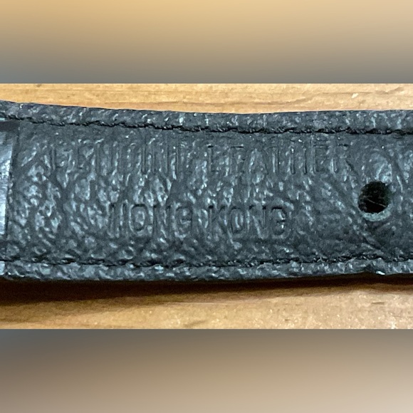 Warner Brothers: Looney Tunes unisex Tweety bird color changing mood watch. - Picture 4 of 7